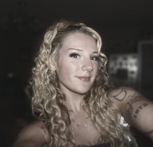 Portrait photograph of artist Mia McKechnie.